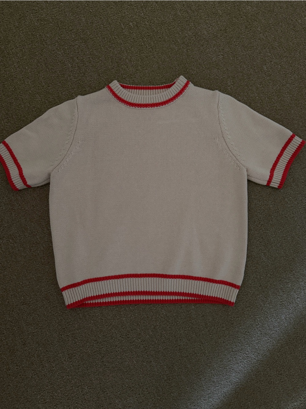 Short Sleeve Knit Top with Red Trim